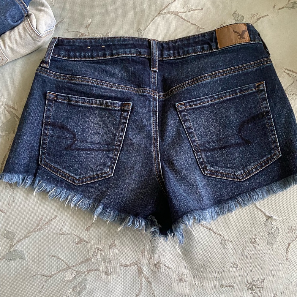 AE Shorts - Picture 3 of 3